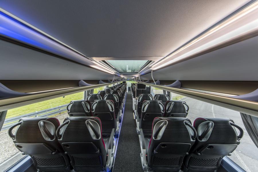 Интерьер Neoplan Skyliner 2015 года  (фото 20 из 22)